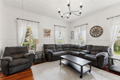 House in Brooksville, Florida 5 bedrooms, 366.59 sq.m. № 2418514 - photo 23
