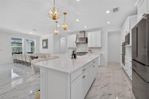 Casa en venta en Wesley Chapel, Florida, 7 dormitorios, 448.07 m2 № 2225731 - foto 16