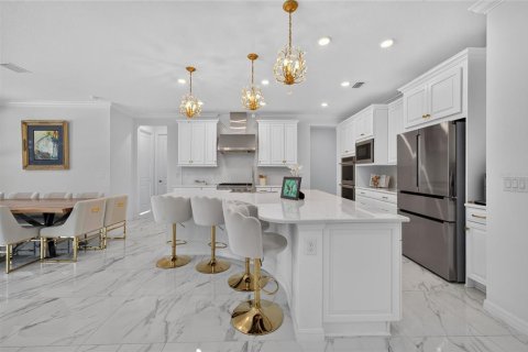 Casa en venta en Wesley Chapel, Florida, 7 dormitorios, 448.07 m2 № 2225731 - foto 2