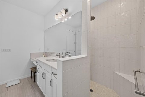 Casa en venta en Wesley Chapel, Florida, 7 dormitorios, 448.07 m2 № 2225731 - foto 30