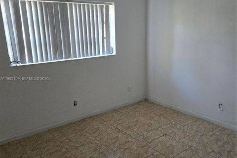 Villa ou maison à louer à Hollywood, Floride: 2 chambres, 112.23 m2 № 2049961 - photo 6