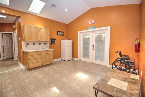 Immobilier commercial à louer à Ocala, Floride: 270.53 m2 № 2105399 - photo 7
