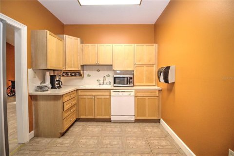 Immobilier commercial à louer à Ocala, Floride: 270.53 m2 № 2105399 - photo 4