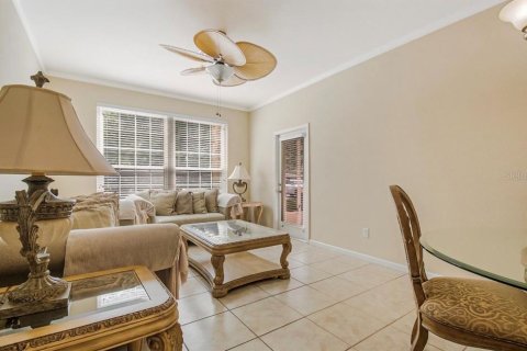 Condo in Orlando, Florida, 3 bedrooms № 2224579 - photo 10