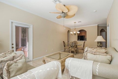 Condo in Orlando, Florida, 3 bedrooms № 2224579 - photo 11