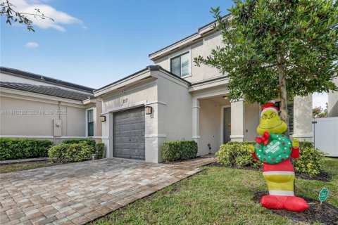 Villa ou maison à vendre à Pompano Beach, Floride: 3 chambres, 156.17 m2 № 2032495 - photo 2