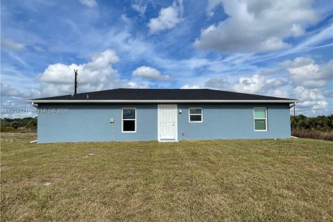 Villa ou maison à vendre à LaBelle, Floride: 3 chambres № 2008975 - photo 2