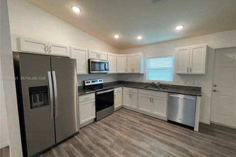 Villa ou maison à vendre à LaBelle, Floride: 3 chambres № 2008975 - photo 5