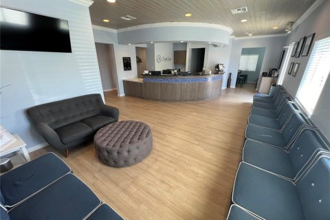 Immobilier commercial à louer à Gibsonton, Floride: 911.84 m2 № 2143920 - photo 3