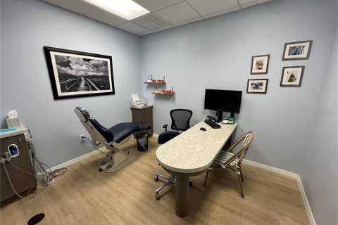 Immobilier commercial à louer à Gibsonton, Floride: 911.84 m2 № 2143920 - photo 13