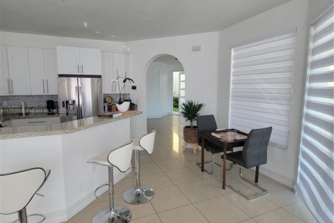 House in Homestead, Florida 3 bedrooms, 191.19 sq.m. № 1708336 - photo 13
