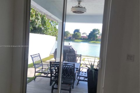 House in Homestead, Florida 3 bedrooms, 191.19 sq.m. № 1708336 - photo 21