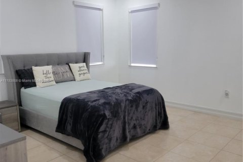 House in Homestead, Florida 3 bedrooms, 191.19 sq.m. № 1708336 - photo 30