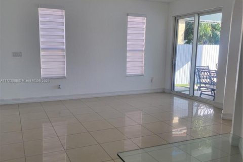 House in Homestead, Florida 3 bedrooms, 191.19 sq.m. № 1708336 - photo 8