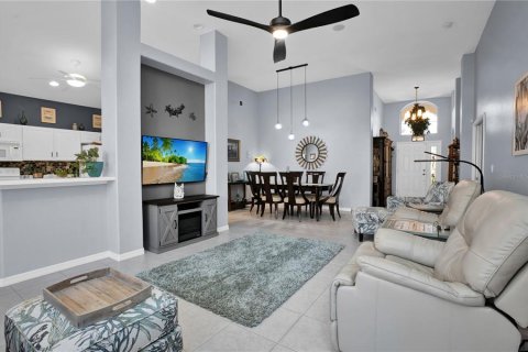 House in Port Charlotte, Florida 2 bedrooms, 164.9 sq.m. № 1734790 - photo 6
