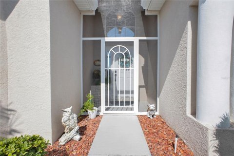 House in Port Charlotte, Florida 2 bedrooms, 164.9 sq.m. № 1734790 - photo 3