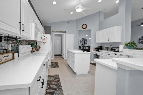 House in Port Charlotte, Florida 2 bedrooms, 164.9 sq.m. № 1734790 - photo 9