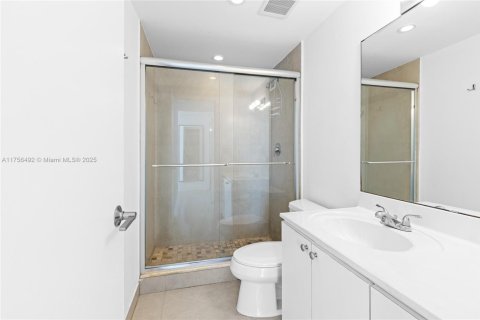 Copropriété à vendre à Miami Beach, Floride: 2 chambres, 122.63 m2 № 1957576 - photo 25