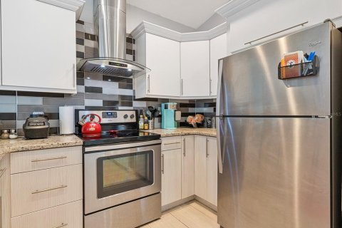Adosado en venta en Kissimmee, Florida, 3 dormitorios, 160.54 m2 № 1744850 - foto 9