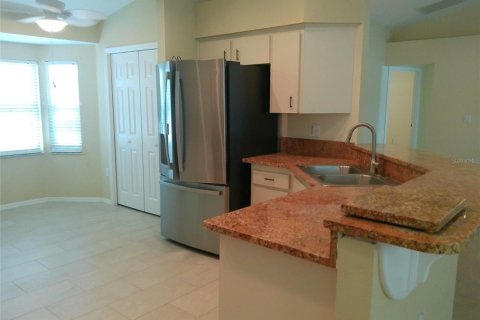 House in Lakeland, Florida 3 bedrooms, 133.69 sq.m. № 2200591 - photo 4