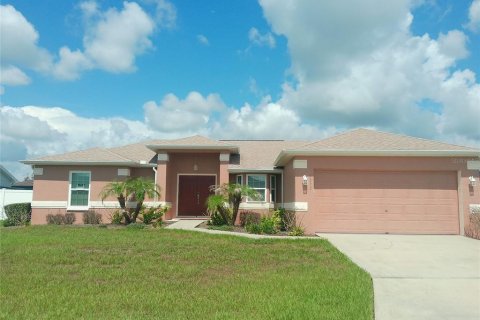 House in Lakeland, Florida 3 bedrooms, 133.69 sq.m. № 2200591