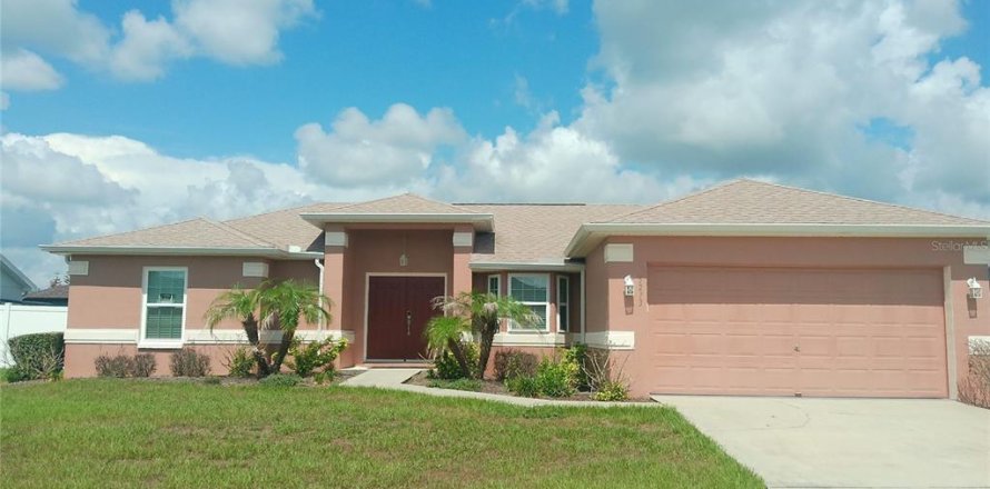 House in Lakeland, Florida 3 bedrooms, 133.69 sq.m. № 2200591