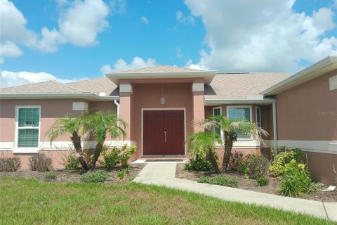 House in Lakeland, Florida 3 bedrooms, 133.69 sq.m. № 2200591 - photo 2