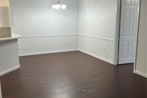 Condo in Miramar, Florida, 2 bedrooms  № 2006296 - photo 2