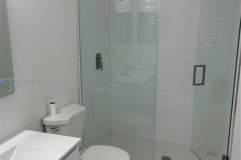 Condo in Miramar, Florida, 2 bedrooms  № 2006296 - photo 9