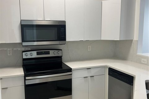 Condo in Miramar, Florida, 2 bedrooms  № 2006296 - photo 5