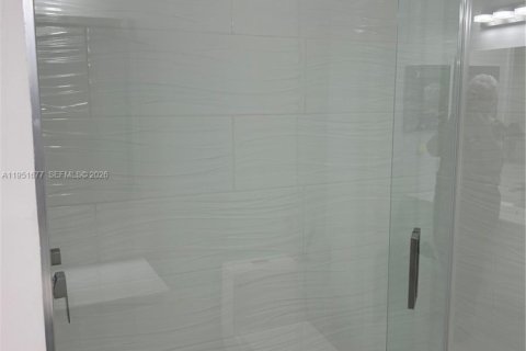 Condo in Miramar, Florida, 2 bedrooms  № 2006296 - photo 13