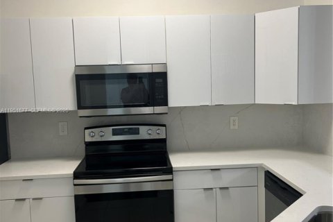 Condo in Miramar, Florida, 2 bedrooms  № 2006296 - photo 4