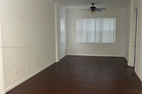 Condo in Miramar, Florida, 2 bedrooms  № 2006296 - photo 3