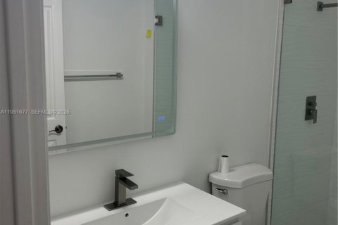 Condo in Miramar, Florida, 2 bedrooms  № 2006296 - photo 8