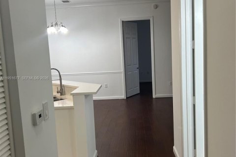 Condo in Miramar, Florida, 2 bedrooms  № 2006296 - photo 1