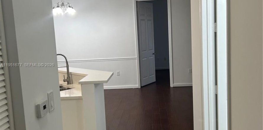 Condo in Miramar, Florida, 2 bedrooms  № 2006296