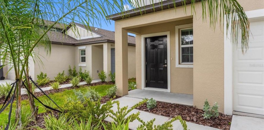 House in Palmetto, Florida 4 bedrooms, 173.73 sq.m. № 2393711