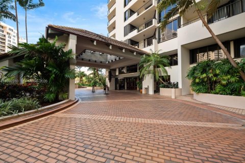 Condominio en alquiler en Miami, Florida, 1 dormitorio, 77.67 m2 № 2055517 - foto 29