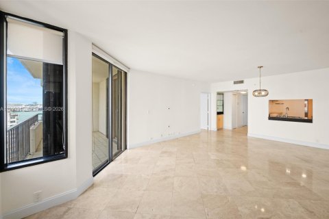 Condominio en alquiler en Miami, Florida, 1 dormitorio, 77.67 m2 № 2055517 - foto 8