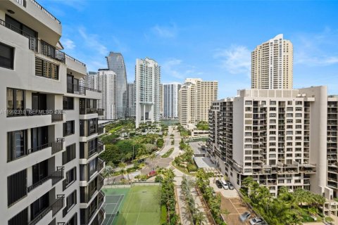 Condominio en alquiler en Miami, Florida, 1 dormitorio, 77.67 m2 № 2055517 - foto 6