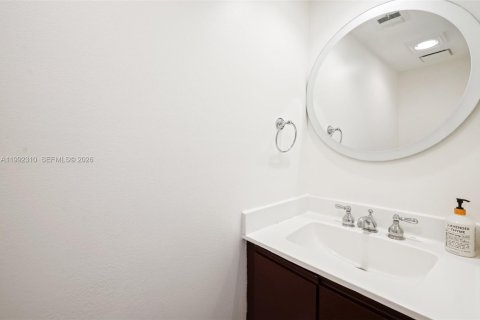 Condominio en alquiler en Miami, Florida, 1 dormitorio, 77.67 m2 № 2055517 - foto 25
