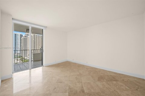 Condominio en alquiler en Miami, Florida, 1 dormitorio, 77.67 m2 № 2055517 - foto 14