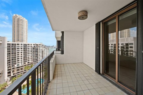 Condominio en alquiler en Miami, Florida, 1 dormitorio, 77.67 m2 № 2055517 - foto 5
