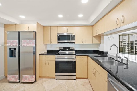 Condominio en alquiler en Miami, Florida, 1 dormitorio, 77.67 m2 № 2055517 - foto 11