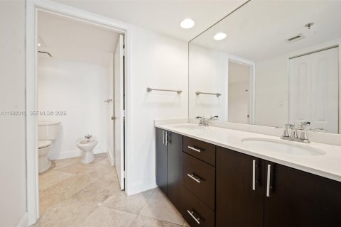 Condominio en alquiler en Miami, Florida, 1 dormitorio, 77.67 m2 № 2055517 - foto 18