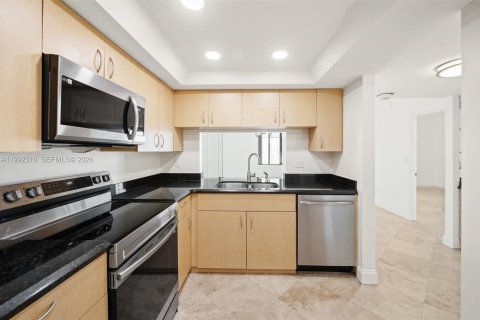 Condominio en alquiler en Miami, Florida, 1 dormitorio, 77.67 m2 № 2055517 - foto 12