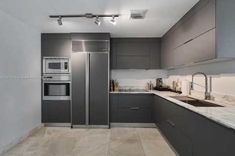 Купить таунхаус в Майами-Бич, Флорида 2 спальни, 173.17м2, № 1926596 - фото 9