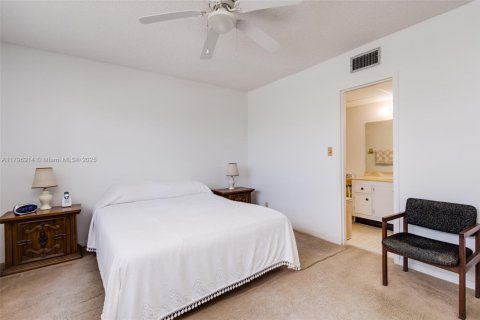 Condo in Margate, Florida, 2 bedrooms  № 2035723 - photo 15