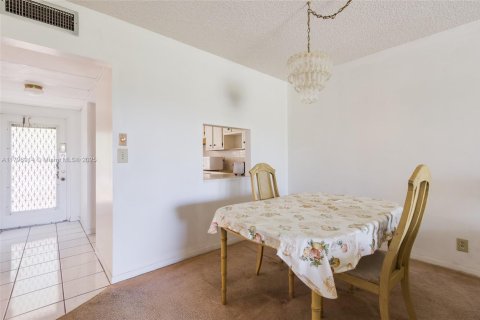Condo in Margate, Florida, 2 bedrooms  № 2035723 - photo 8