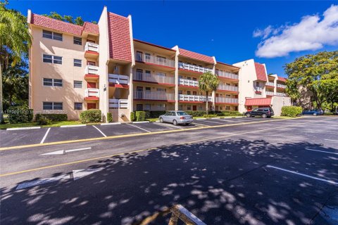 Condo in Margate, Florida, 2 bedrooms  № 2035723 - photo 26